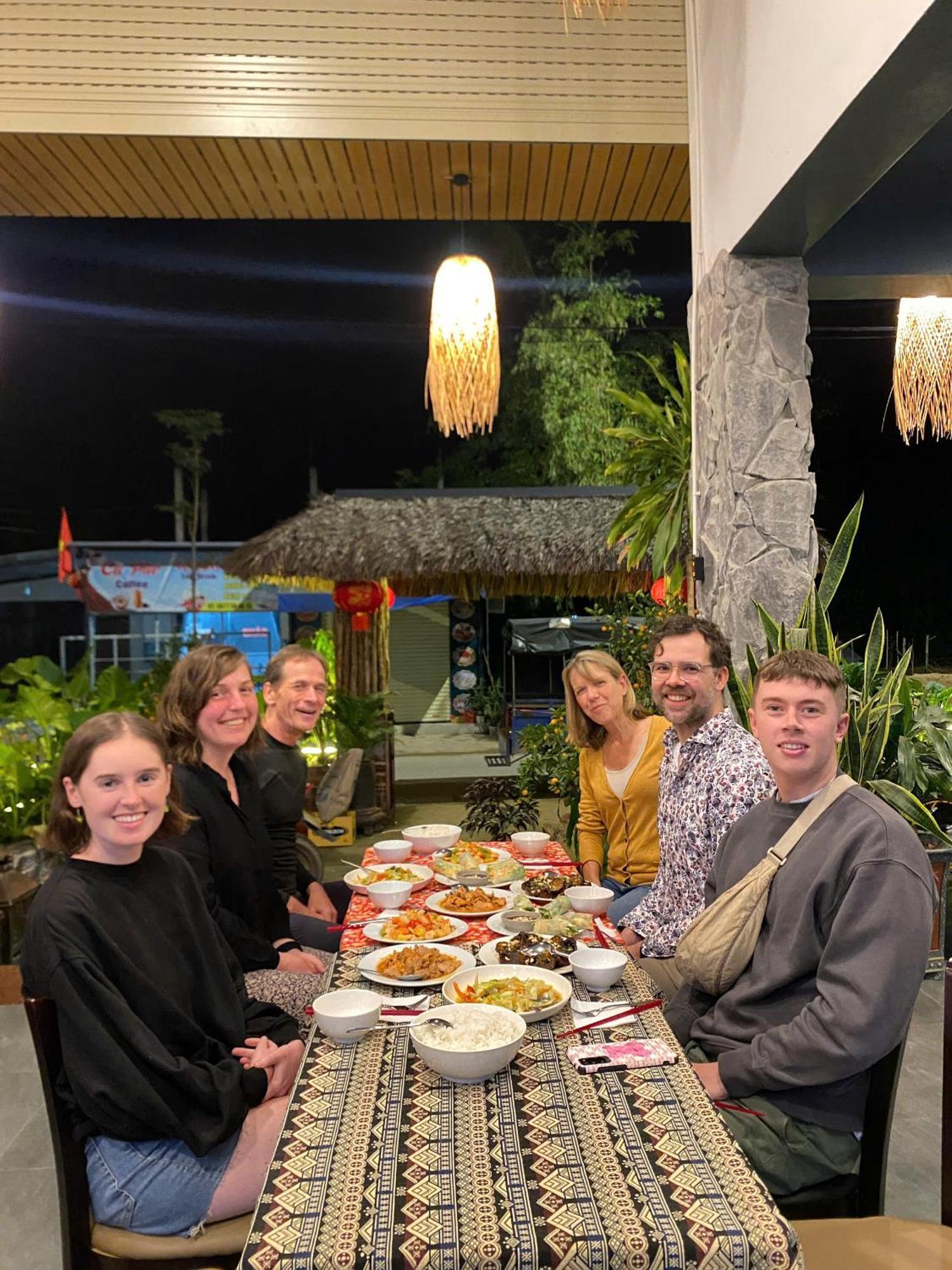 Tutu'S Homestay 퐁냐 외부 사진